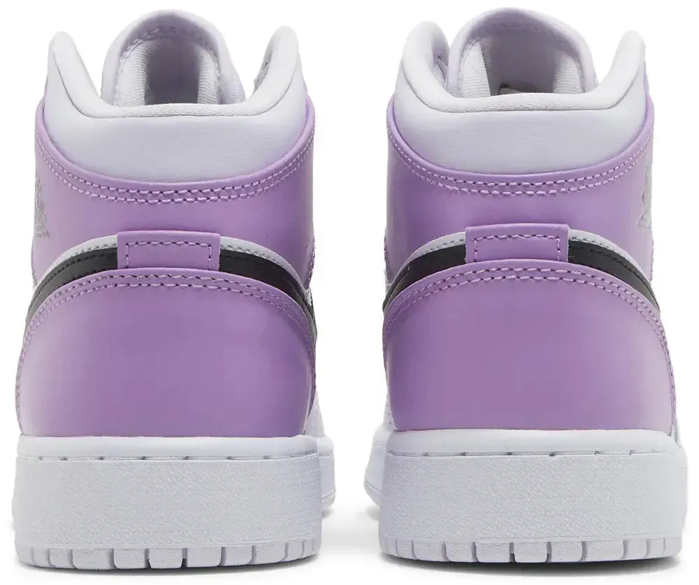Jordan 1 mid Barely Grape