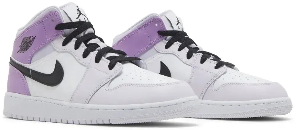 Jordan 1 mid Barely Grape