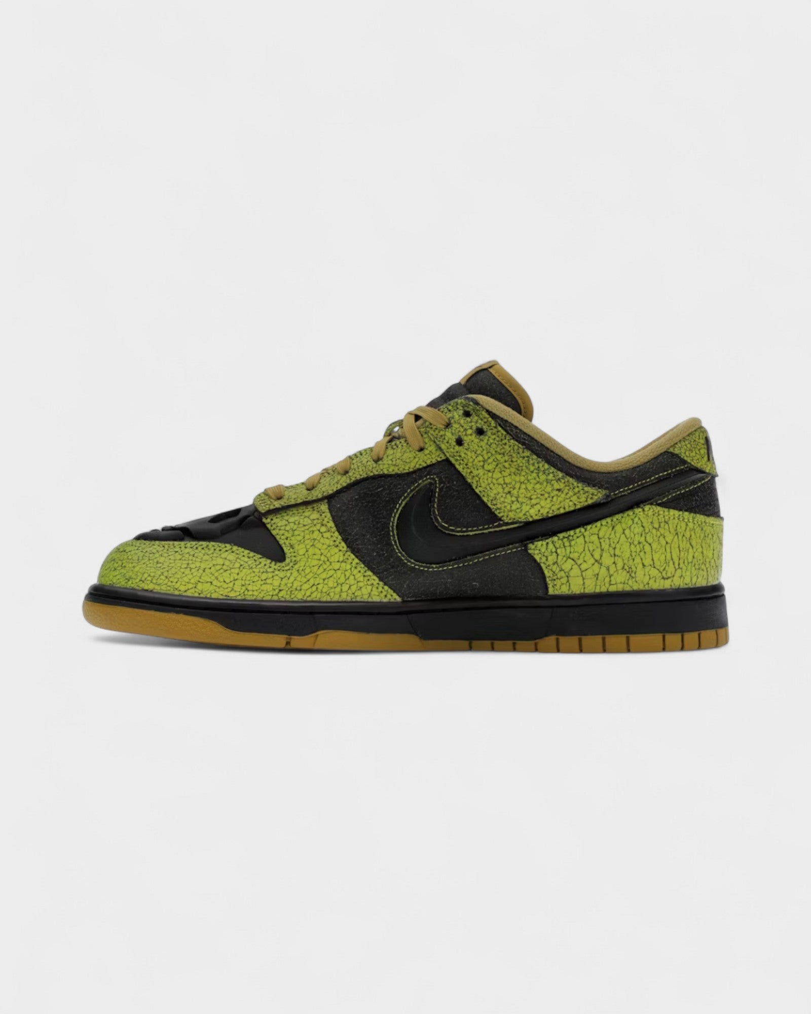 Nike Dunk Low Retro QS Halloween Skull