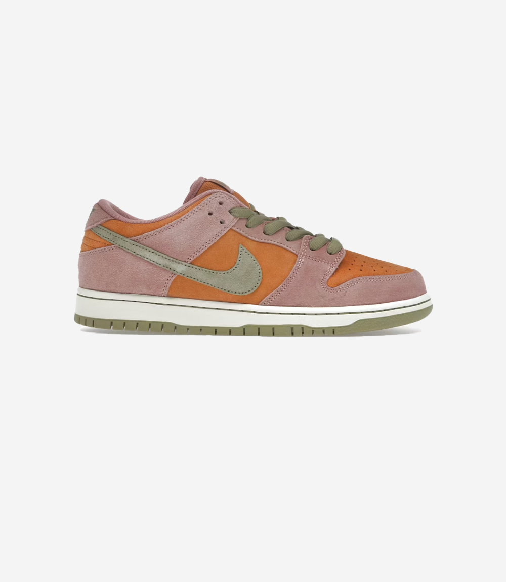 basket-sneakers-NIKE-Nike SB Dunk Low Red Stardust-