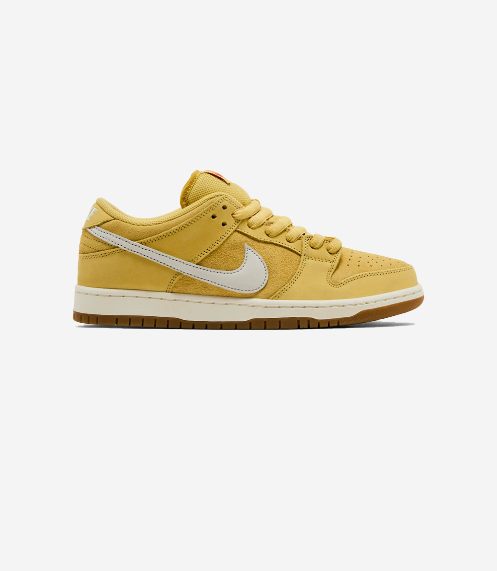 basket-sneakers-NIKE-Nike SB Dunk Low Saturn Gold-