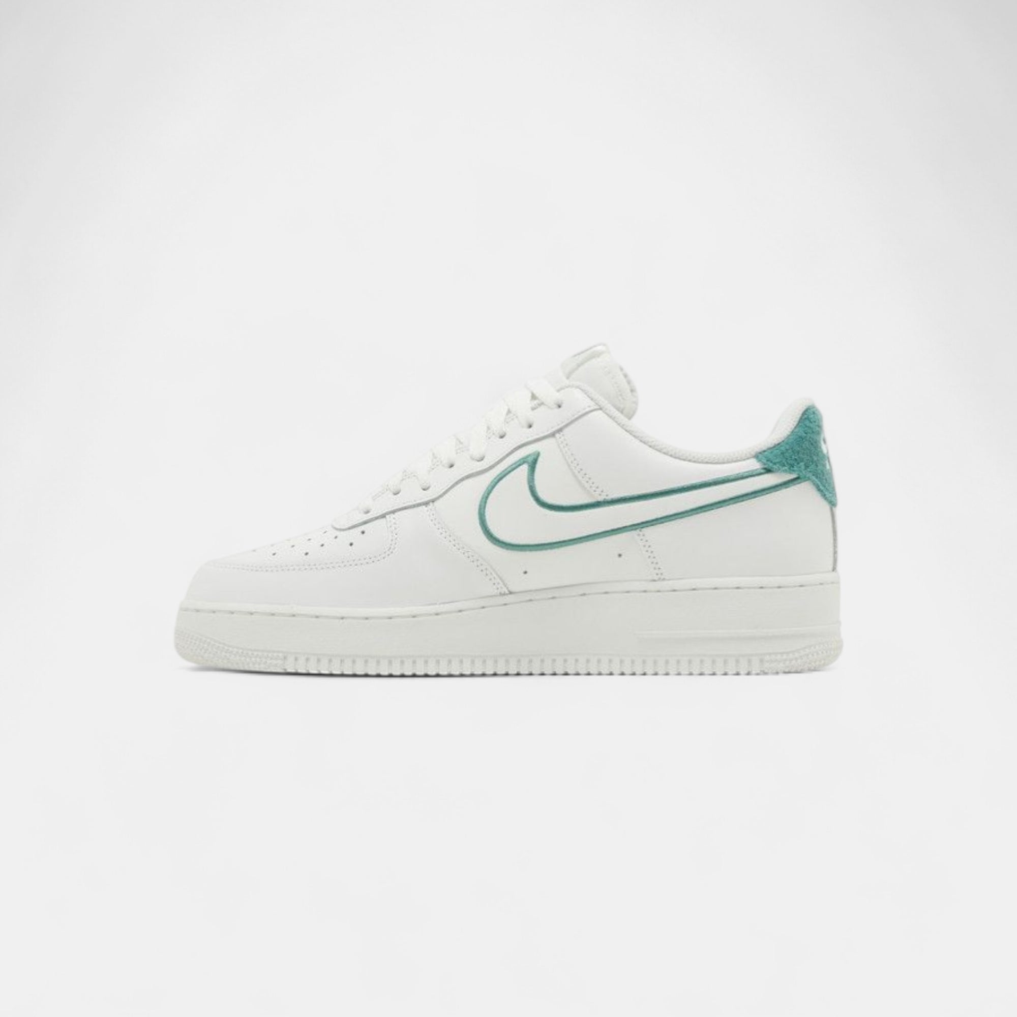 Nike Air Force 1 Low Resort and Sport